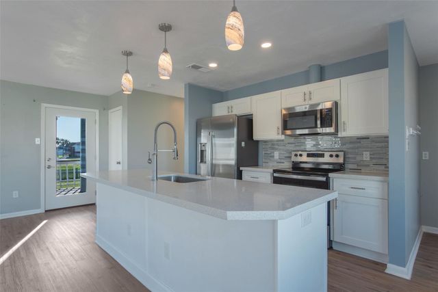 21801 Zachary Drive, Galveston, TX 77554