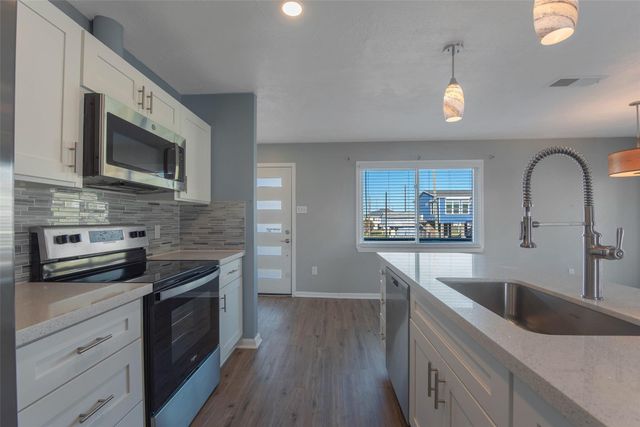 21801 Zachary Drive, Galveston, TX 77554