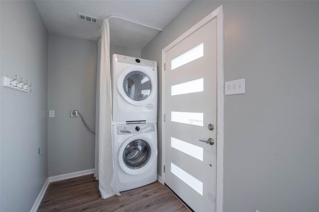 21801 Zachary Drive, Galveston, TX 77554