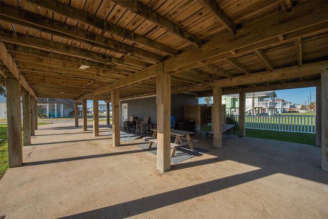 21801 Zachary Drive, Galveston, TX 77554