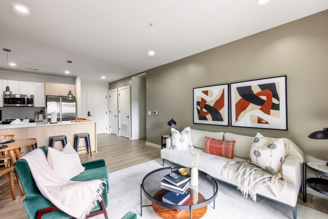 635 7th Ave S Apt 218, Nashville, TN 37203