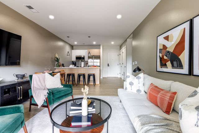 635 7th Ave S Apt 218, Nashville, TN 37203