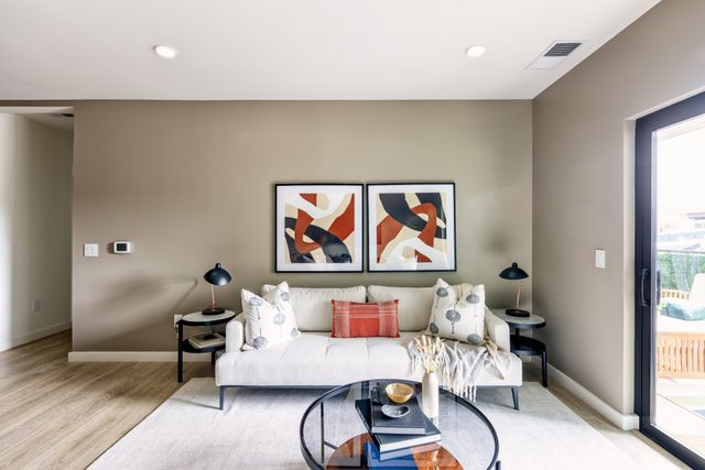 635 7th Ave S Apt 218, Nashville, TN 37203