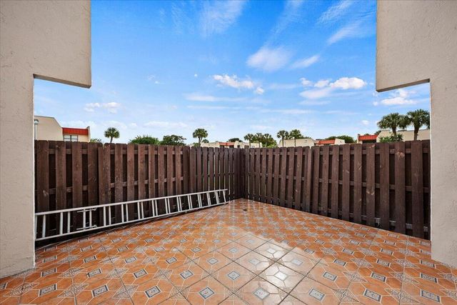 6315 Seven Springs Boulevard C, Greenacres, FL 33463