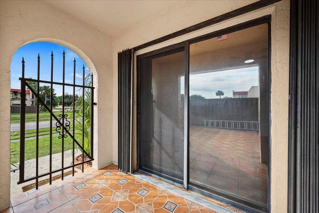 6315 Seven Springs Boulevard C, Greenacres, FL 33463