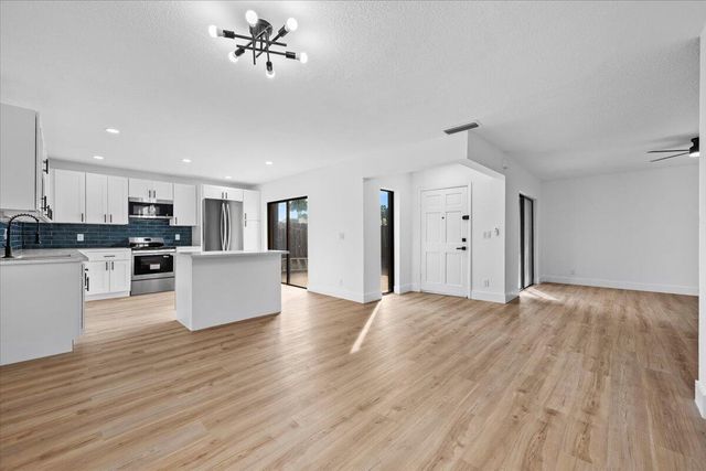 6315 Seven Springs Boulevard C, Greenacres, FL 33463