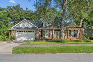 229 Hillside Drive, Niceville, FL 32578
