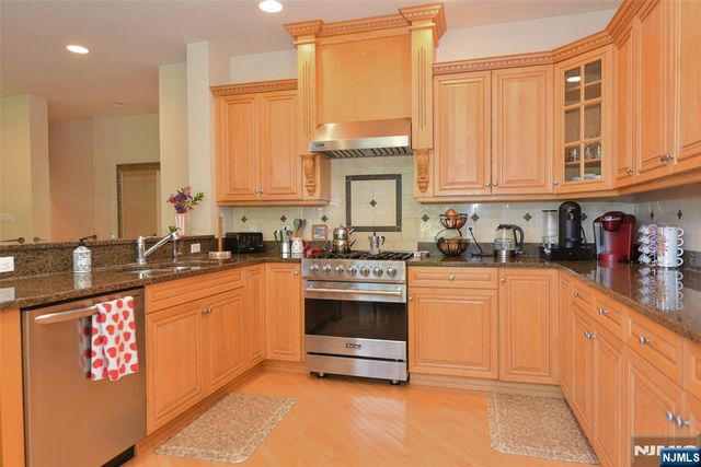 3 Skyview Drive, North Haledon, NJ 07508