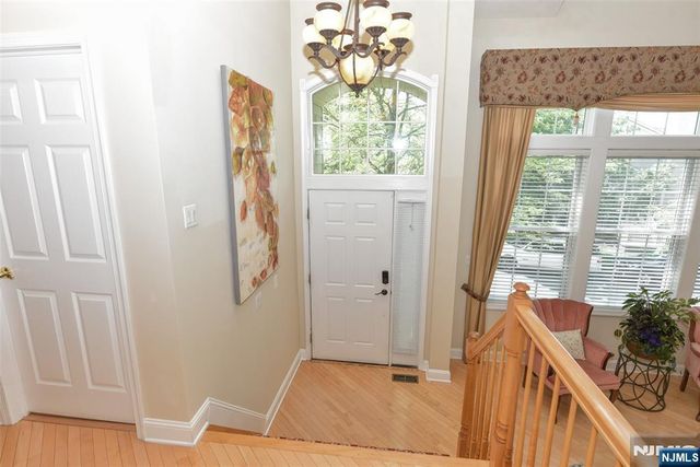 3 Skyview Drive, North Haledon, NJ 07508