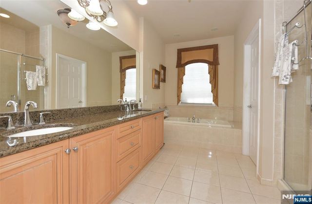 3 Skyview Drive, North Haledon, NJ 07508