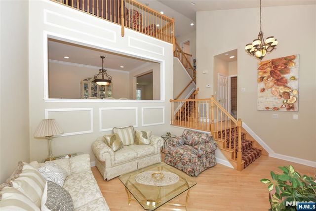 3 Skyview Drive, North Haledon, NJ 07508