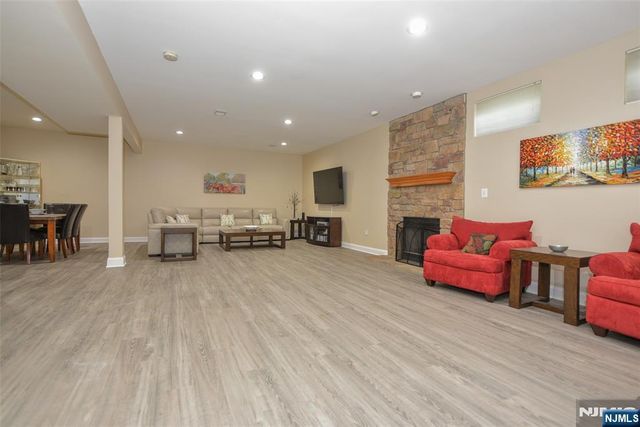 3 Skyview Drive, North Haledon, NJ 07508