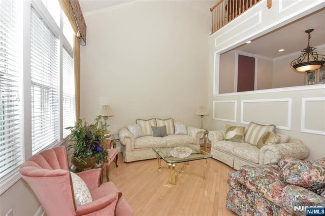 3 Skyview Drive, North Haledon, NJ 07508