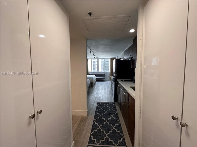 19201 Collins Ave 723, Sunny Isles Beach, FL 33160