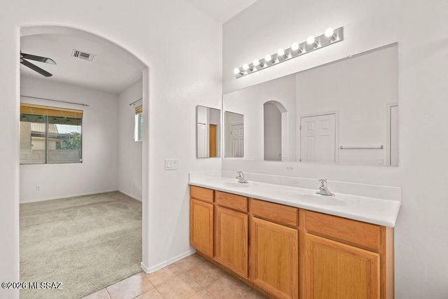 2221 N Avenida Tabica, Green Valley, AZ 85614