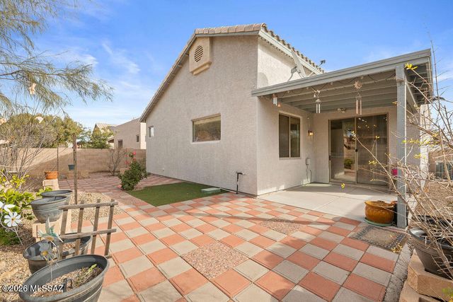 2221 N Avenida Tabica, Green Valley, AZ 85614