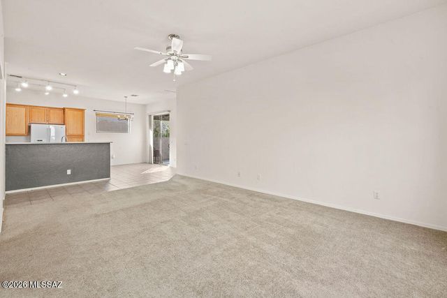 2221 N Avenida Tabica, Green Valley, AZ 85614