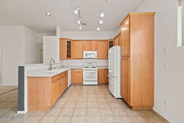 2221 N Avenida Tabica, Green Valley, AZ 85614