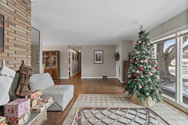 2426 Banbury Road, Akron, OH 44333