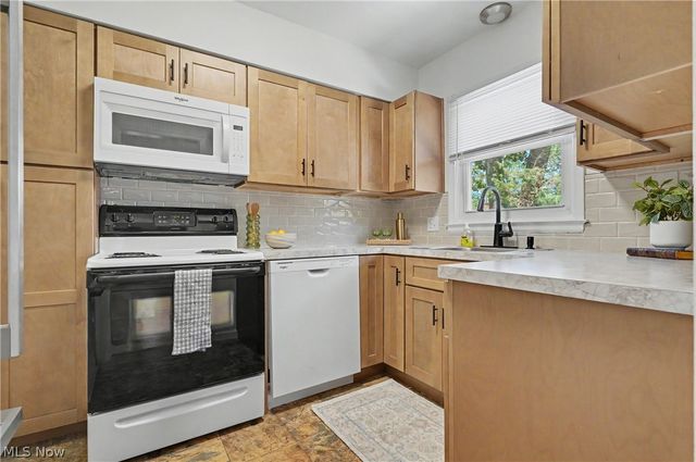 2554 23rd Street, Cuyahoga Falls, OH 44223