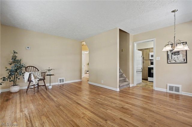 2554 23rd Street, Cuyahoga Falls, OH 44223