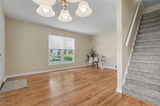2554 23rd Street, Cuyahoga Falls, OH 44223