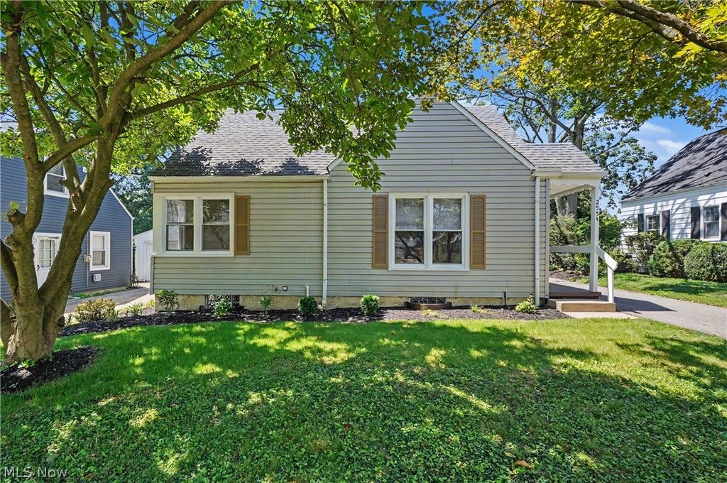 2554 23rd Street, Cuyahoga Falls, OH 44223