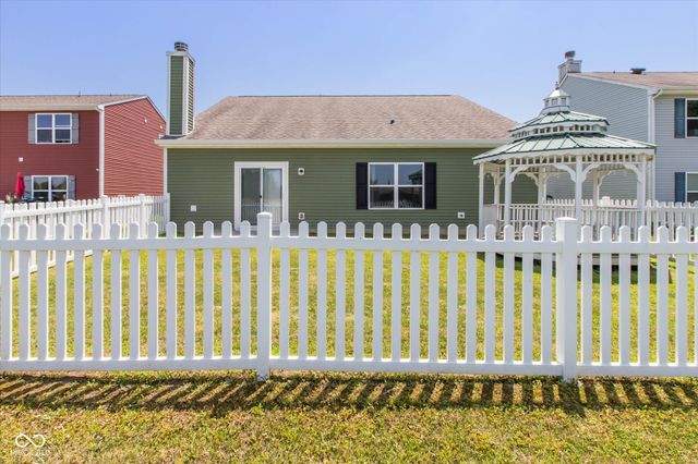 898 Briarstone Drive, Greenwood, IN 46143
