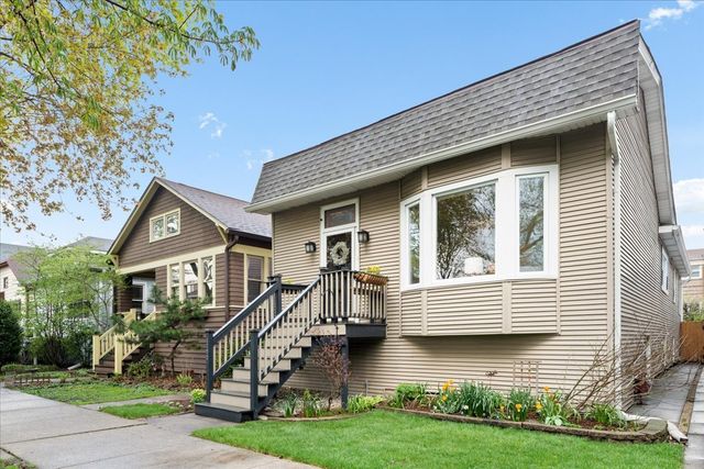 1750 W Olive Avenue, Chicago, IL 60660
