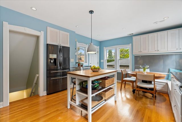 1750 W Olive Avenue, Chicago, IL 60660
