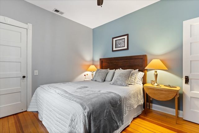 1750 W Olive Avenue, Chicago, IL 60660
