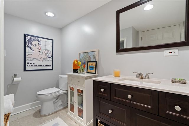 1750 W Olive Avenue, Chicago, IL 60660