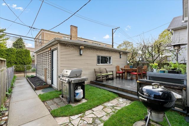 1750 W Olive Avenue, Chicago, IL 60660