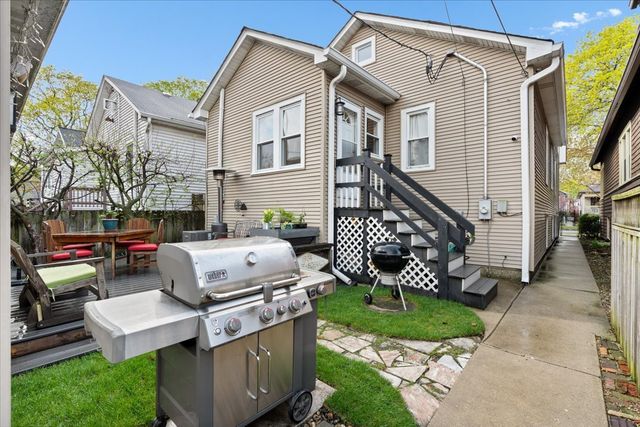 1750 W Olive Avenue, Chicago, IL 60660
