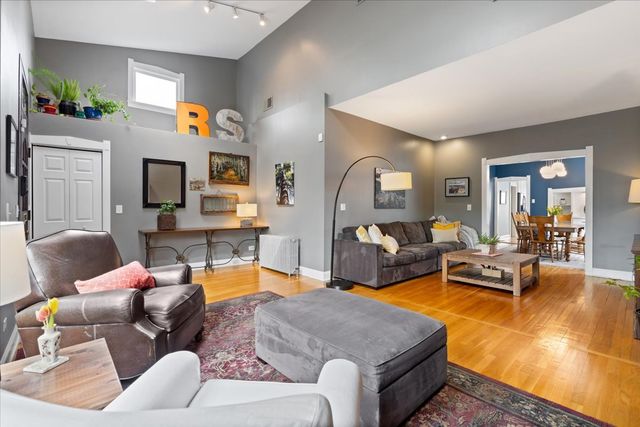 1750 W Olive Avenue, Chicago, IL 60660