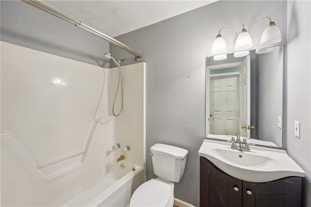 288 Hanover SE Circle, Calhoun, GA 30701