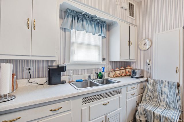 229 W Spencer Avenue, Marion, IN 46952