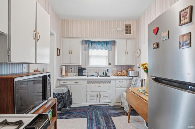 229 W Spencer Avenue, Marion, IN 46952