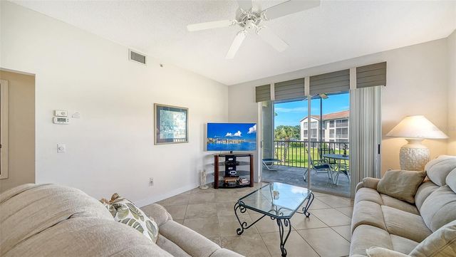 9610 CLUB SOUTH CIRCLE 4203, Sarasota, FL 34238
