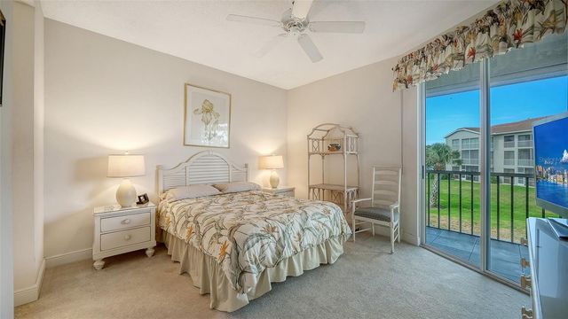 9610 CLUB SOUTH CIRCLE 4203, Sarasota, FL 34238