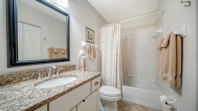9610 CLUB SOUTH CIRCLE 4203, Sarasota, FL 34238