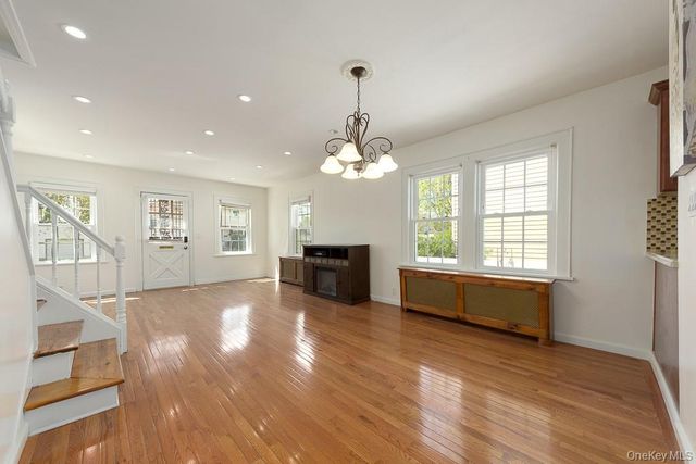 353 W Jamaica Avenue, Valley Stream, NY 11580