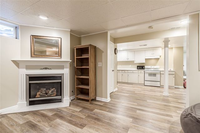 6 Woodfield Drive, Penfield, NY 14580