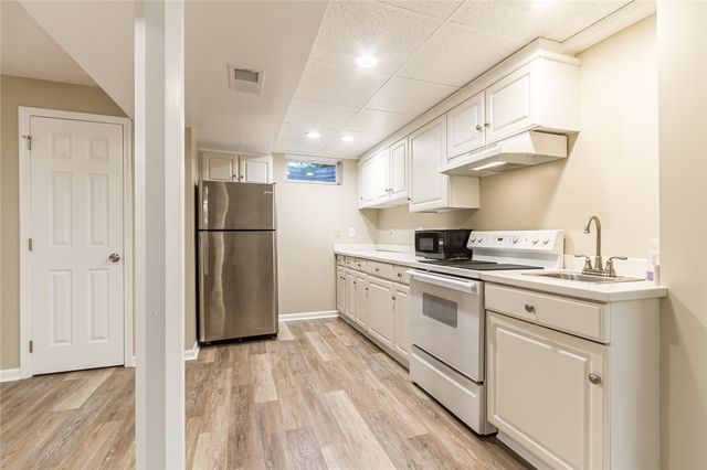 6 Woodfield Drive, Penfield, NY 14580