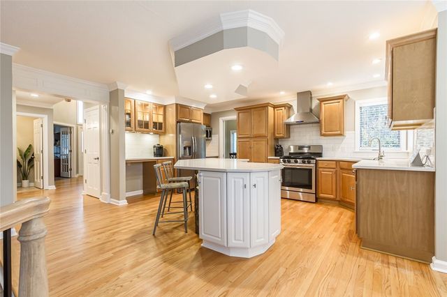 6 Woodfield Drive, Penfield, NY 14580