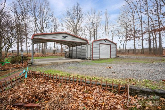 3915 Four C Place, Maiden, NC 28650