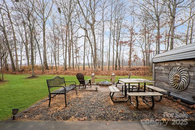 3915 Four C Place, Maiden, NC 28650