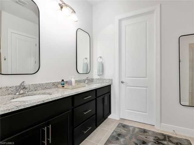 9225 Cayman DR, Naples, FL 34114