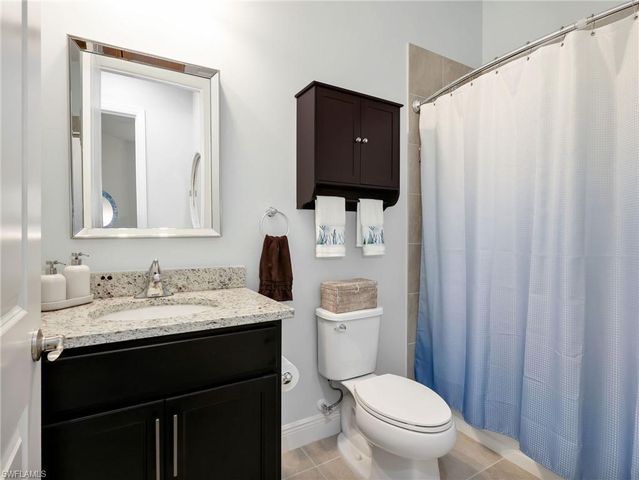 9225 Cayman DR, Naples, FL 34114