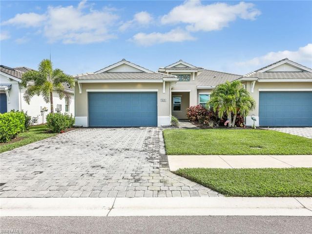 9225 Cayman DR, Naples, FL 34114
